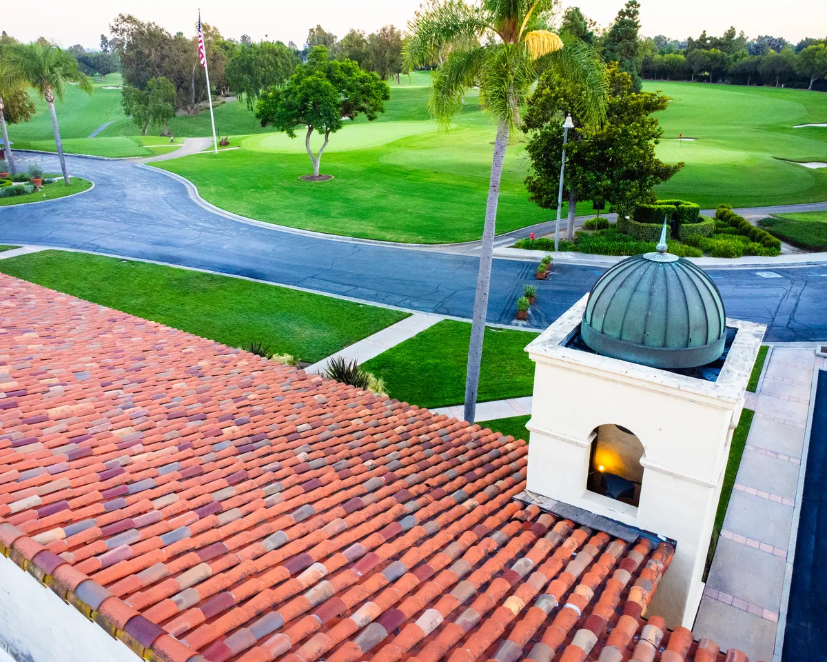 Course Architecture Lifestyle path: rotating gallery of full-amenity club photography